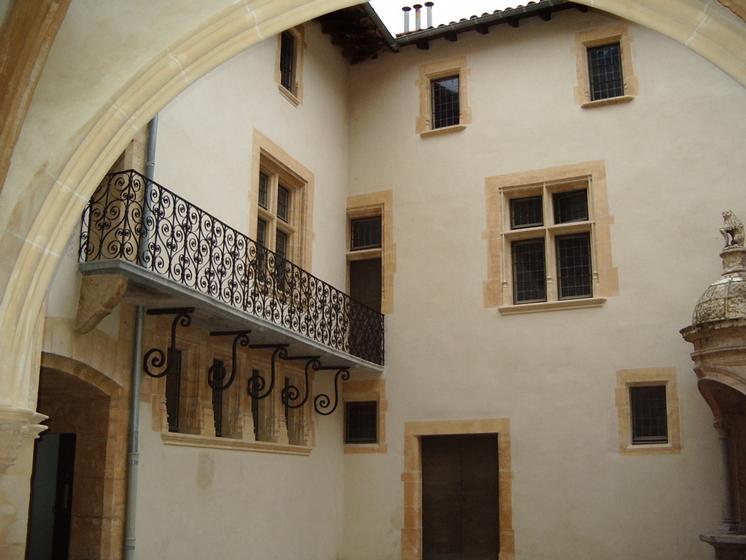 Cour